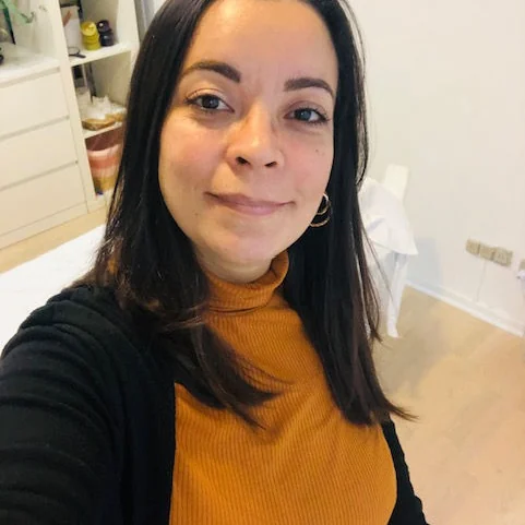 Portræt af Keila Ramis, spa- og kropsterapeut hos La Elegancia i Silkeborg.