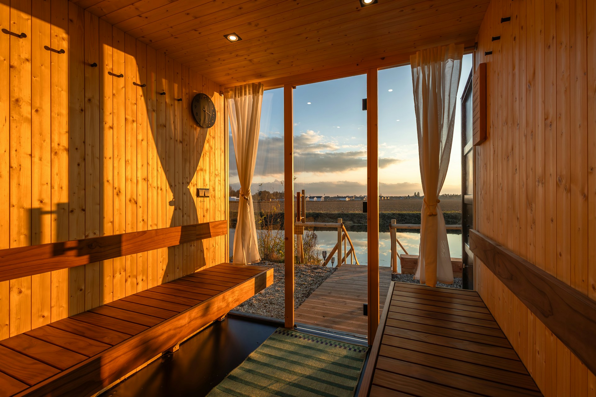 Badstuen med panoramautsikt mot fjorden