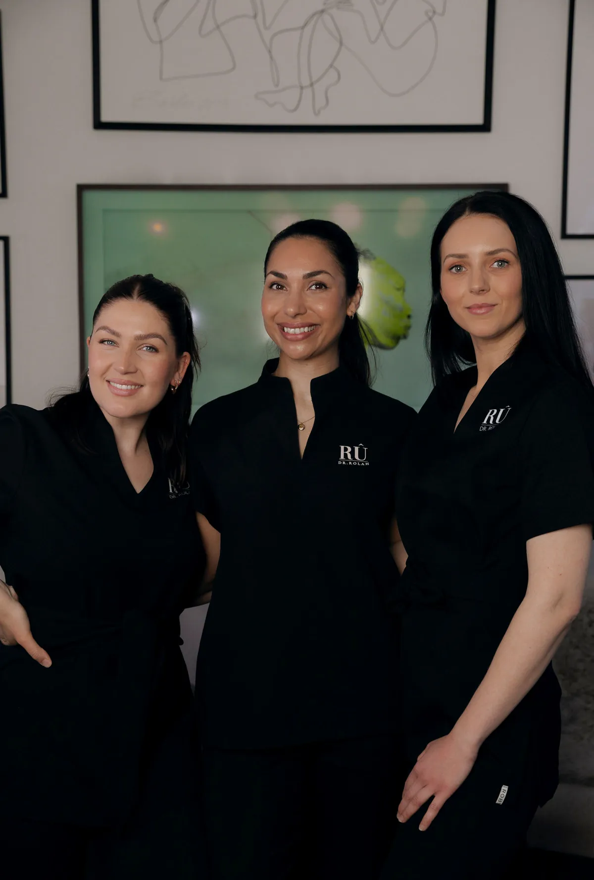 Team R&Ucirc; samlet i klinikken